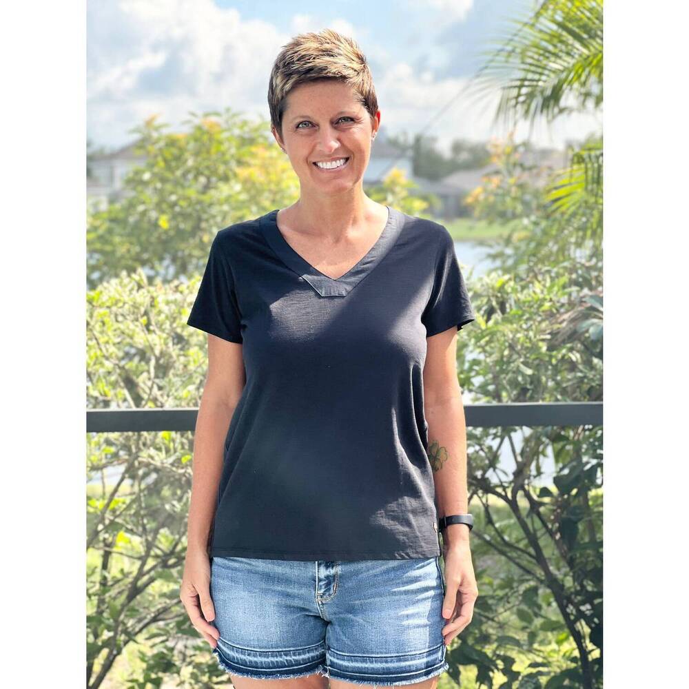 NEW HATLEY the river tee in black